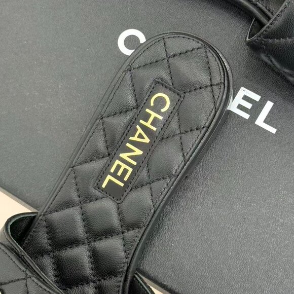 Chanel Slides - Picture 6 of 7